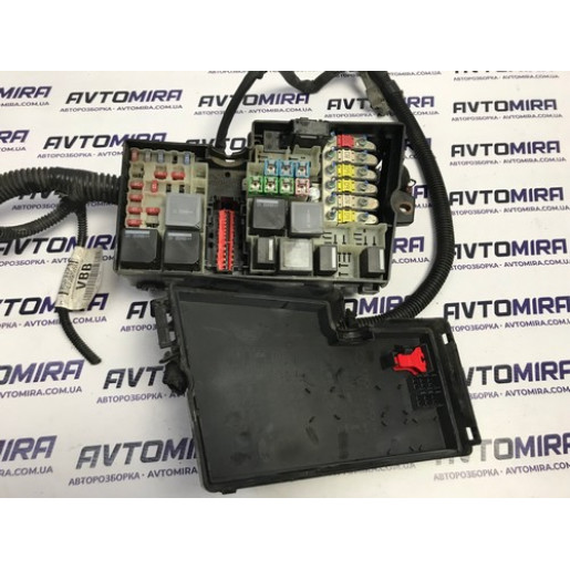 Блок предохранителей моторный Ford Focus 2 2005-2010 3M5T14A142